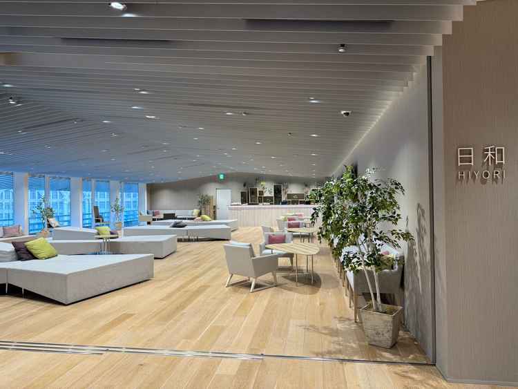 待合室が他の会場に比べてとても広くて開放感がありました。