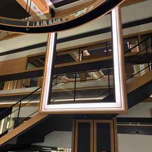 披露宴でこの会場の2階から登場したとき、ここで撮ってもらう写真が幻想的で素敵だと思った