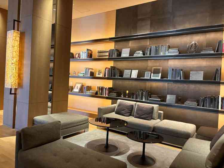 フロアにはおしゃれなスペースも