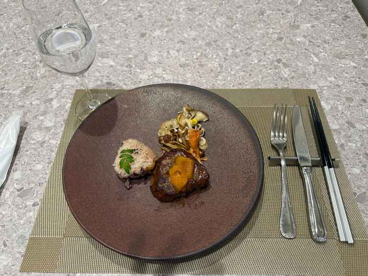 ミシュランガイドに載ってるシェフが作られたそうです。料理にこだわりたかったのでとても満足なプレート！