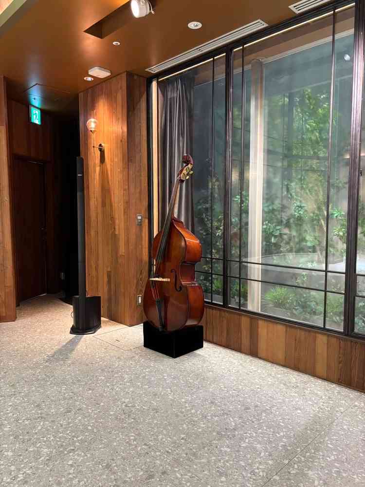 コントラバス式場