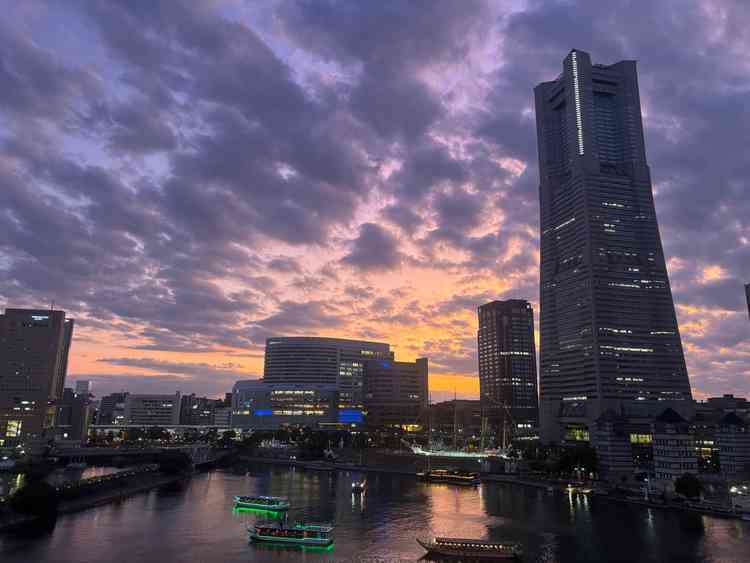 披露宴会場のベランダから見える夕方の景色がとても素敵でした。