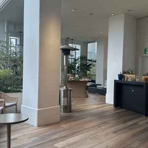 入場前に一呼吸できる場所