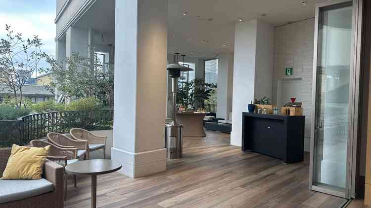 入場前に一呼吸できる場所