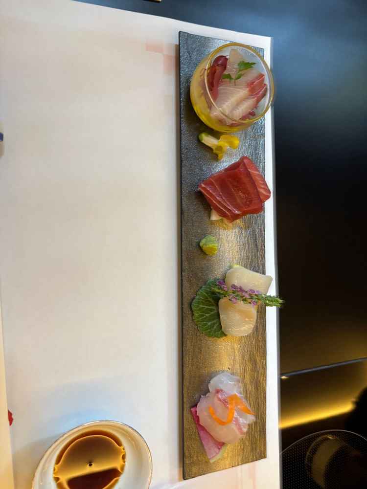 刺身盛り合わせ