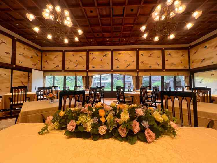 エミールという会場で、高砂席側から