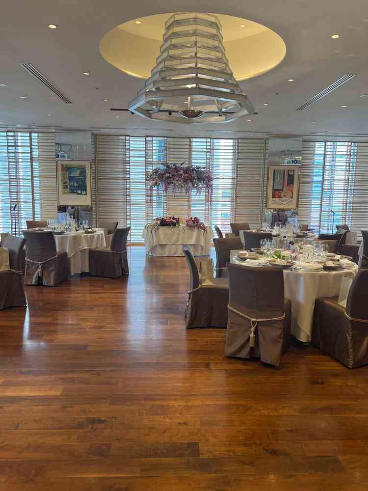 披露宴会場です。光の入り方などは良かったです。