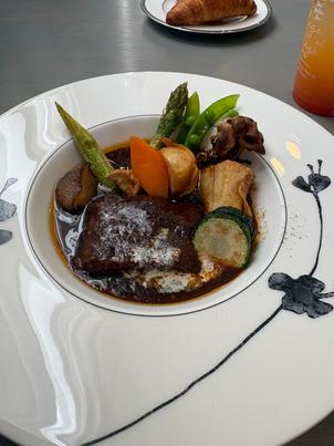 ビーフシチュー　お肉がすごく柔らかくてとても美味しかったです。