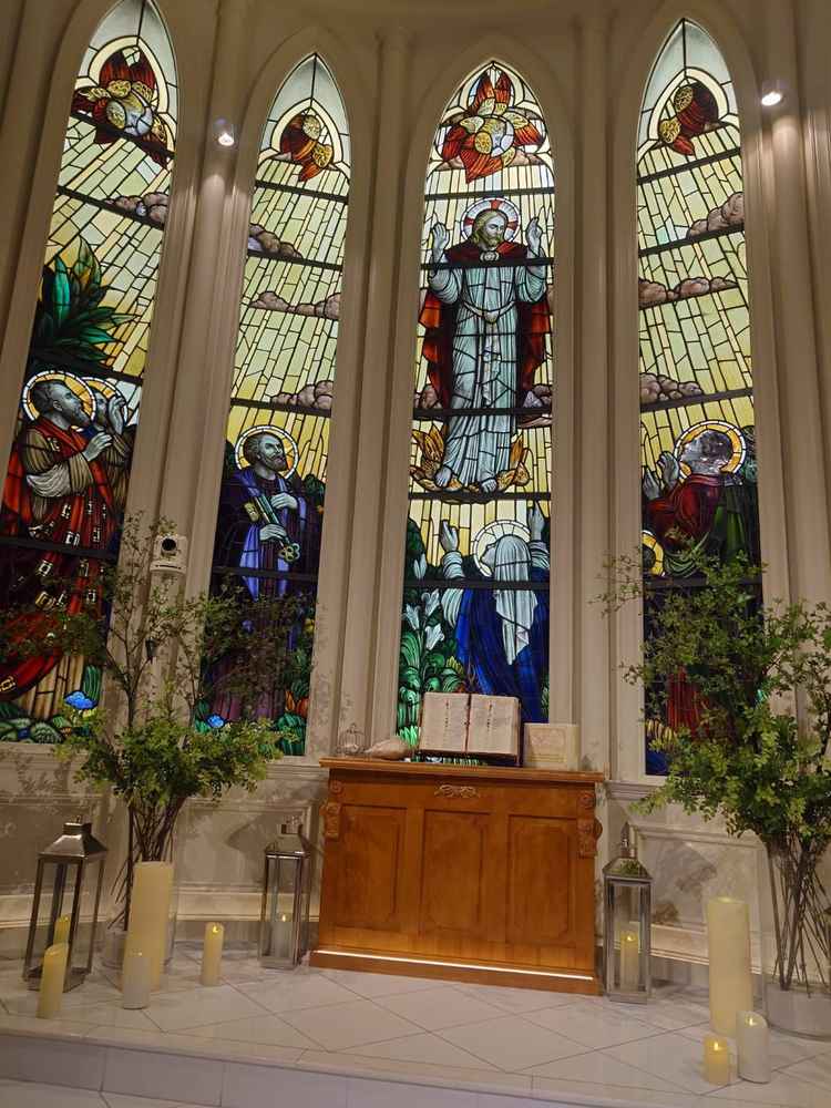 厳かな雰囲気のチャペル