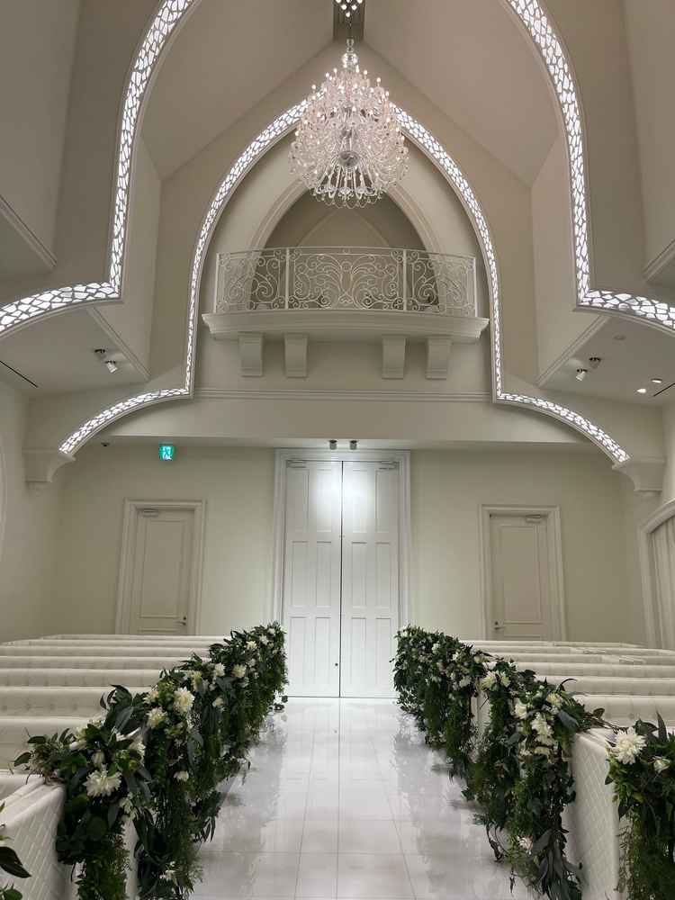 真っ白なチャペルです。