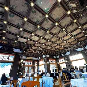 大人数の時には披露宴会場として使えるレストラン