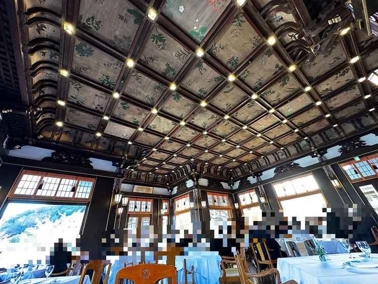 大人数の時には披露宴会場として使えるレストラン