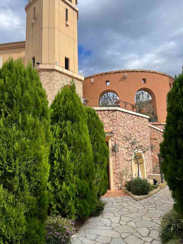 石畳の道がとても素敵で植物も多く埼玉というのを忘れてしまいました。