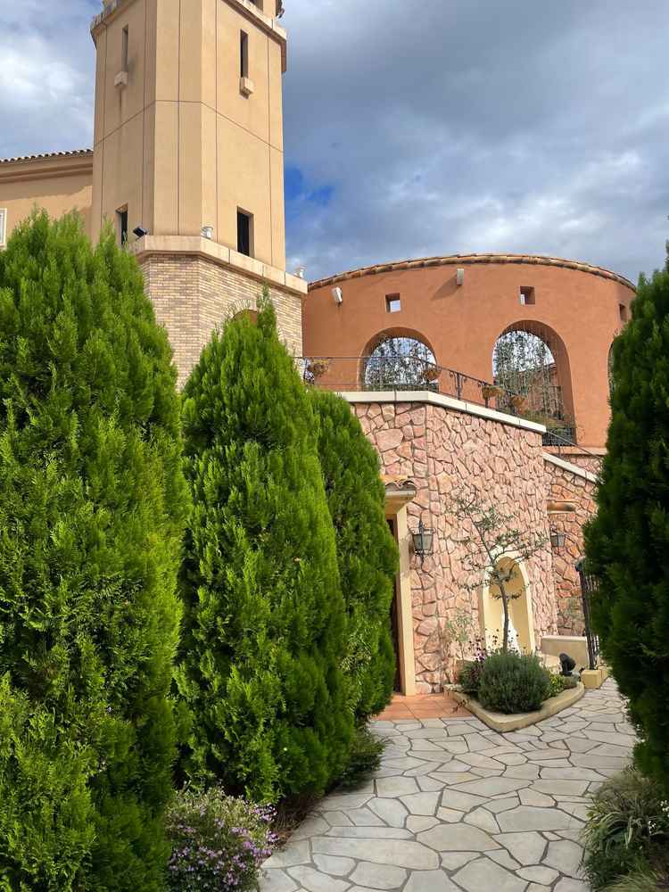 石畳の道がとても素敵で植物も多く埼玉というのを忘れてしまいました。