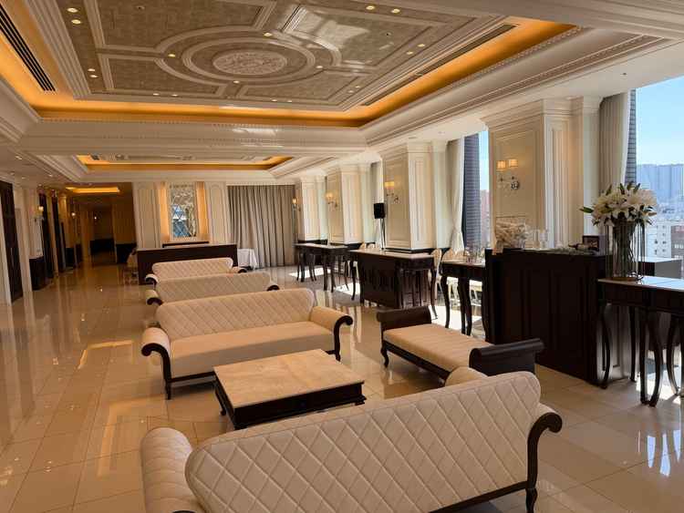 待合ロビーの写真です。クロークもあるため安心でした。