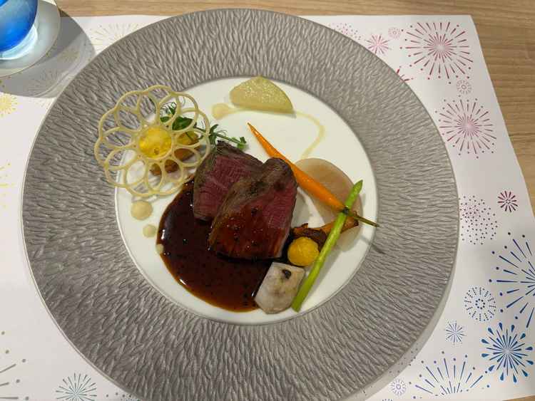 試食では、お肉とお魚の2種類を頂きました。写真のお肉は柔らかく美味しかったです。