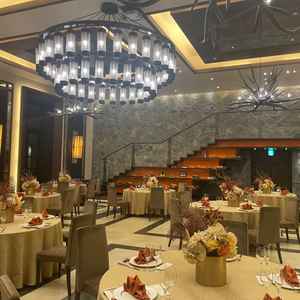 披露宴会場(ストーンヒルズ)は温かみのある雰囲気でした。