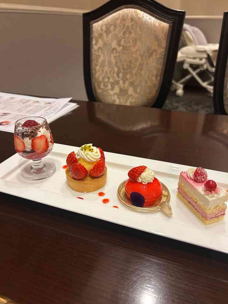 スイーツの試食もイチゴがたくさんでとてもおいしかった