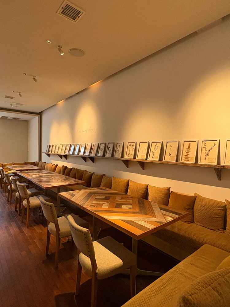 テーブル席も充実していて必ず全員がどこかに座ることができると感じました。