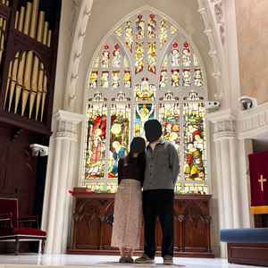 チャペルのステンドグラスは悪感で、見てもすごいのですが写真映えする色味でした