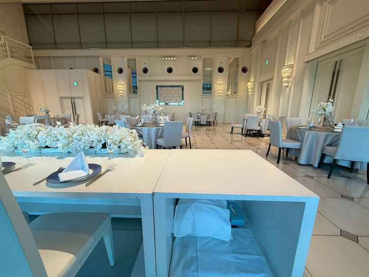 披露宴会場（新郎新婦席からみた）