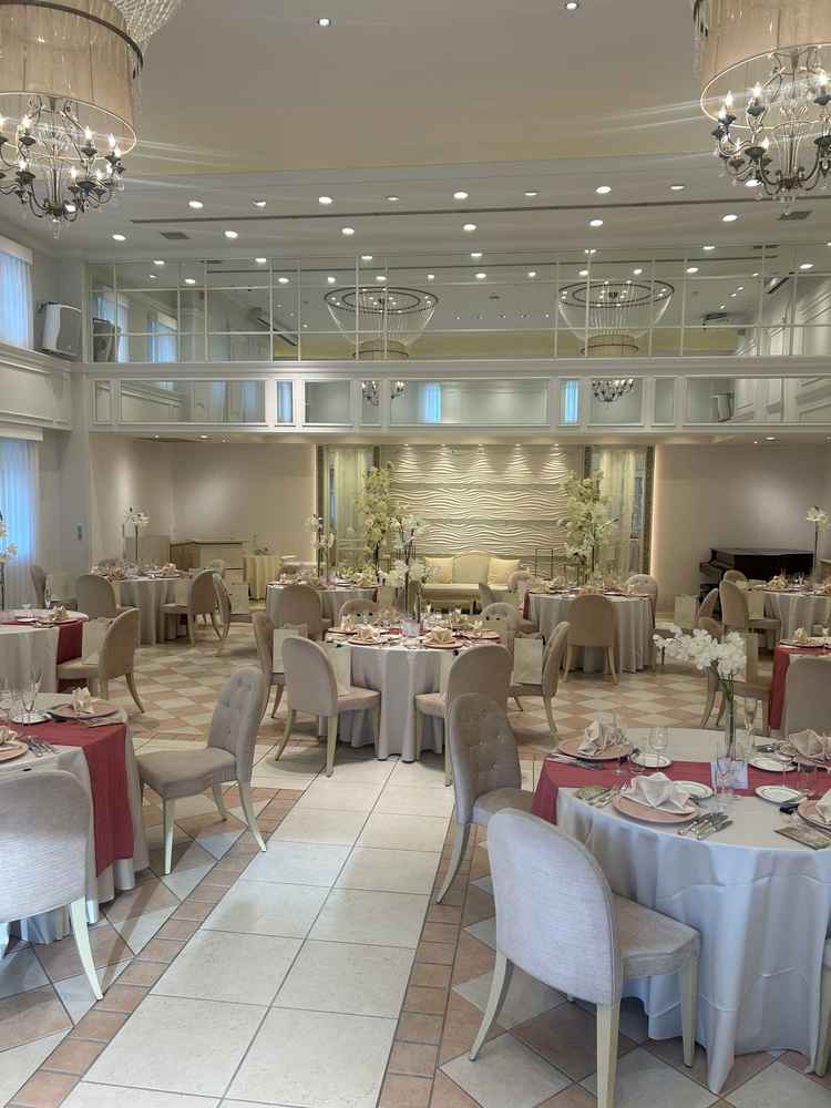 披露宴会場内、館内には3つの会場がありどこもとても良いデザインだった