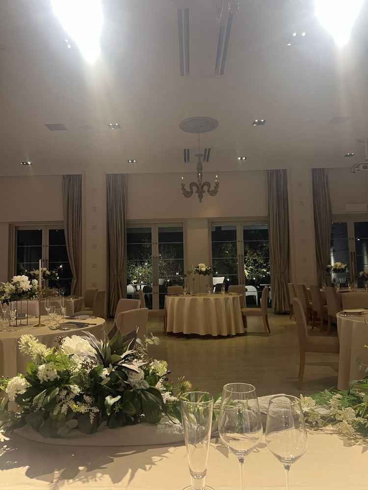 披露宴会場はシンプルながらも、細かいところにデザイン性がありました。