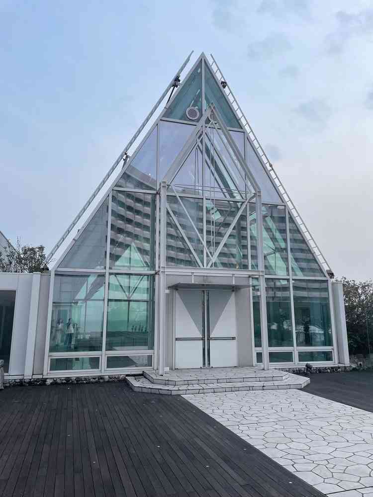 クリスタルチャペル外観