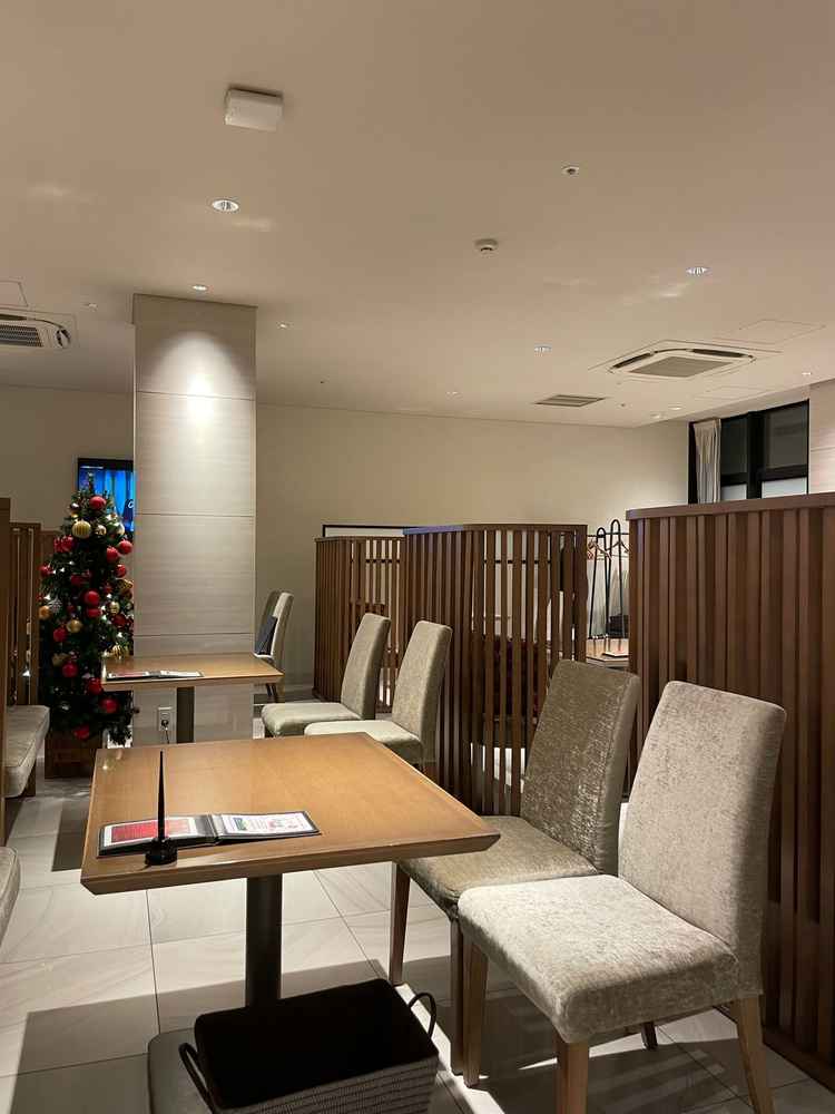 打ち合わせのお部屋になります。すぐ部屋をでたところにドレスショップがあるのでスムーズです。