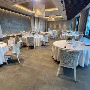 披露宴会場、画角をかえて