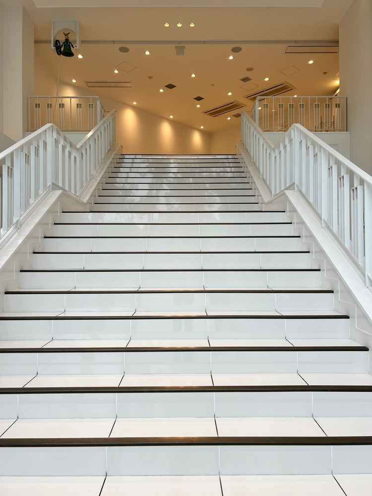 フラワーシャワーをするところが天候に左右されず室内でできるのはとってもよかったです！