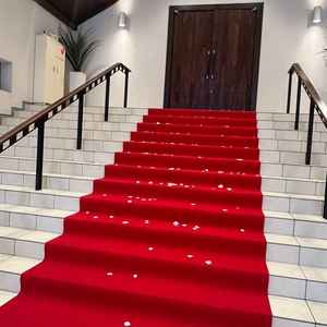 スタッフさんたちが総出でフラワーシャワーの演出をしてくださり、とても素敵で嬉しかったです。