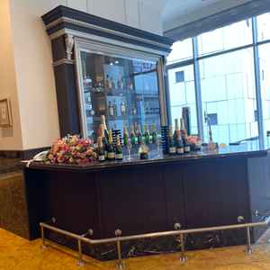 披露宴会場の前にある受付［ロビー］