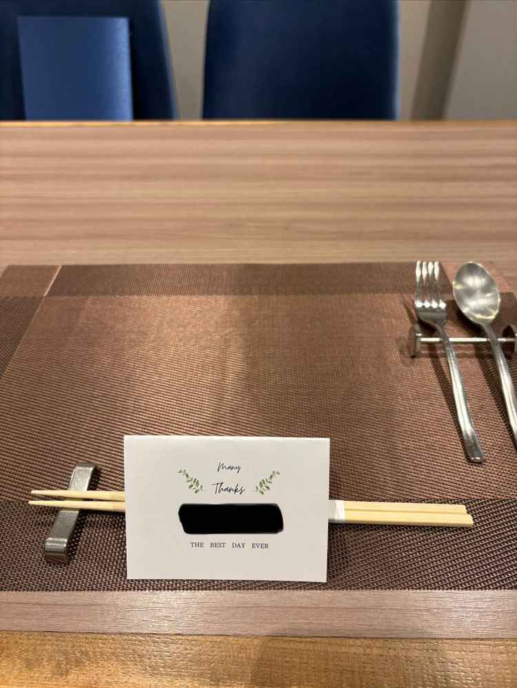 名前のプレートが筆記体でとても可愛いく、とても綺麗に並べてありました。