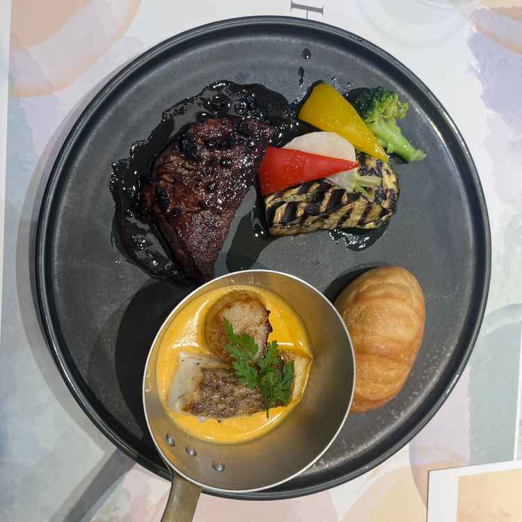 試食をいただきました。ホタテとウニのソースが美味しかったです。