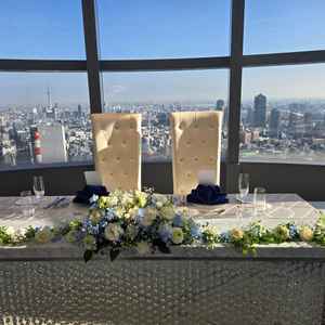 バンケットで新郎新婦が座る席はスカイツリーを背景にした配置になっており、写真映えすると思います。