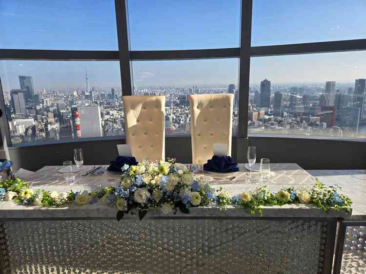 バンケットで新郎新婦が座る席はスカイツリーを背景にした配置になっており、写真映えすると思います。