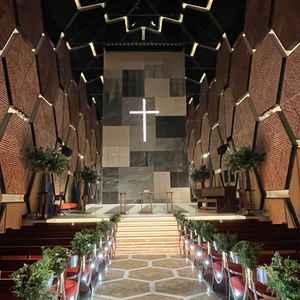 写真で見るよりも迫力もあり一気に世界観に引き込まれた。水の流れる音、ライティング、とても感動した。