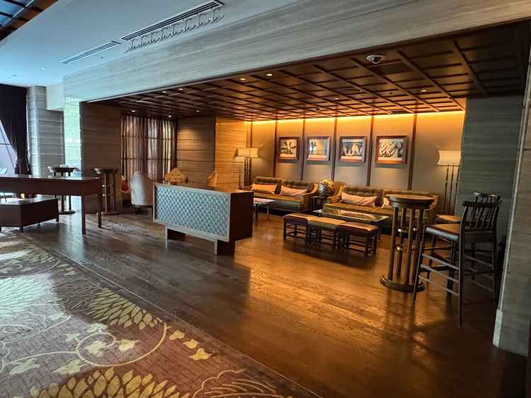 ゲストの受付場所です。写真に写っている部分が2つあるイメージでかなり広い受付場所になります。