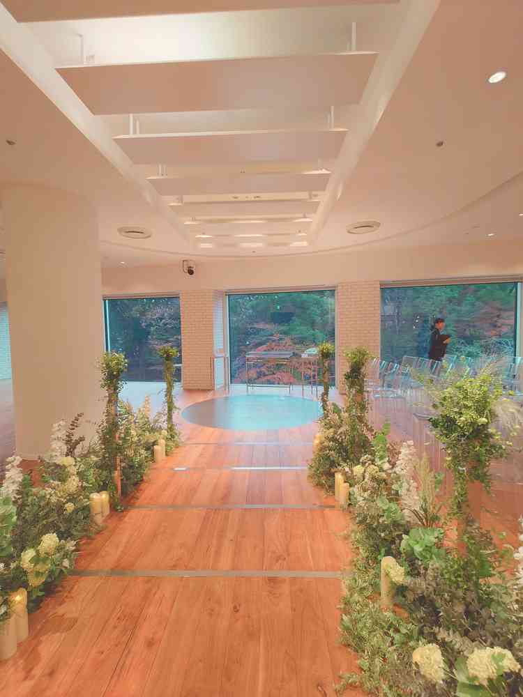 ナチュラルで自然を感じられるチャペル