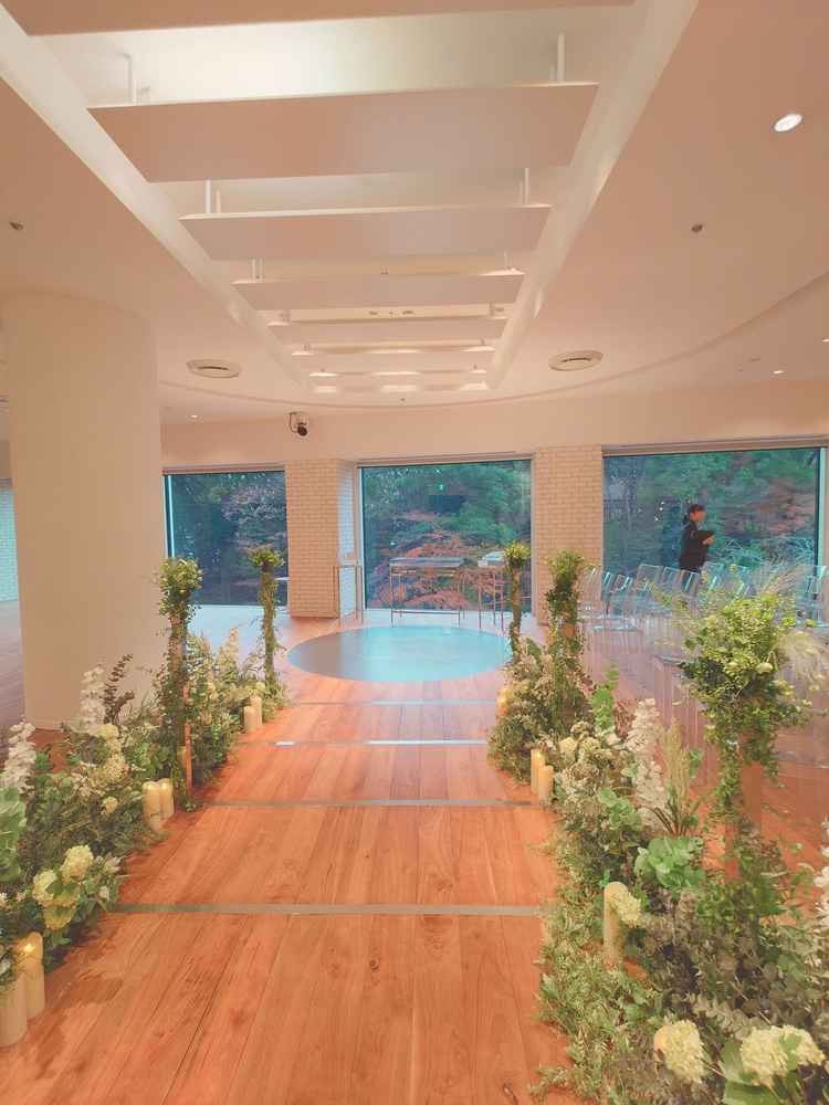 ナチュラルで自然を感じられるチャペル