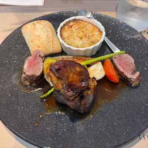 試食のお料理。とても美味しく、フレンチに慣れていない人でも食べやすい味付けに感じました。