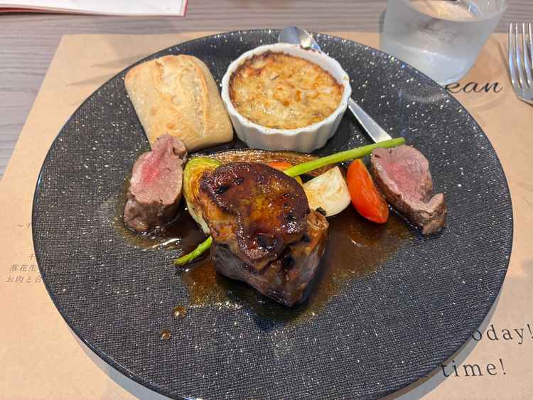 試食のお料理。とても美味しく、フレンチに慣れていない人でも食べやすい味付けに感じました。