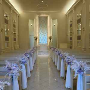 白を基調とした挙式会場