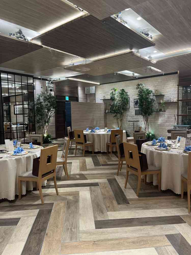 披露宴会場(40名)