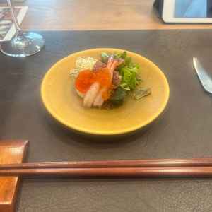 試食の前菜は、お寿司をイメージしていると説明された。