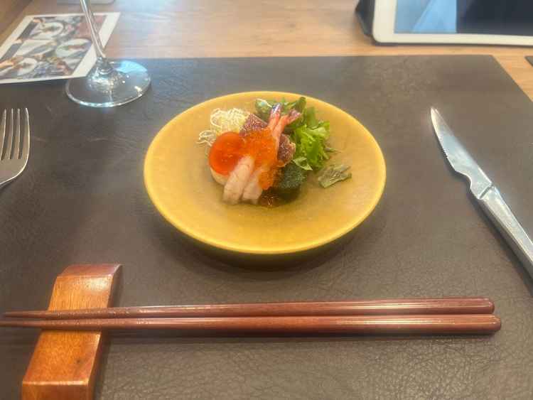 試食の前菜は、お寿司をイメージしていると説明された。