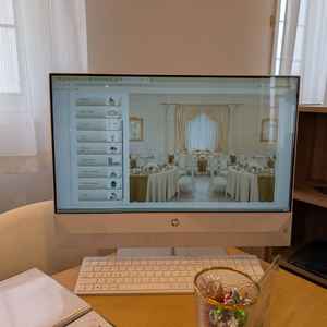 披露宴会場のテーブルクロス等の備品のシュミレーション写真。想像がしやすく納得して決められそう。