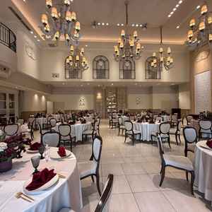 テーブルデザインが他の式場と比べてできることが多いと伺い、自分達好みにカスタマイズできる点が良い