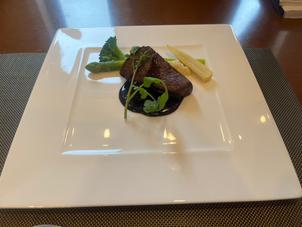料理はどれも美味しかった。メインが肉と海鮮で豪華でした。